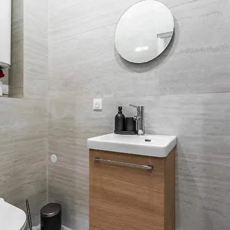 Air-conditioned & Comfortable - Batignolles Side Paris